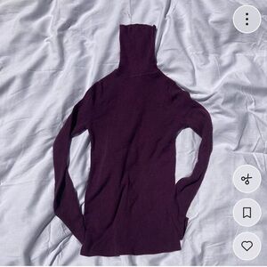 Uniqlo Women's Deep Purple Ribbed Turtleneck Sweater